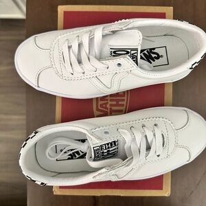 Vans Women White Sneakers